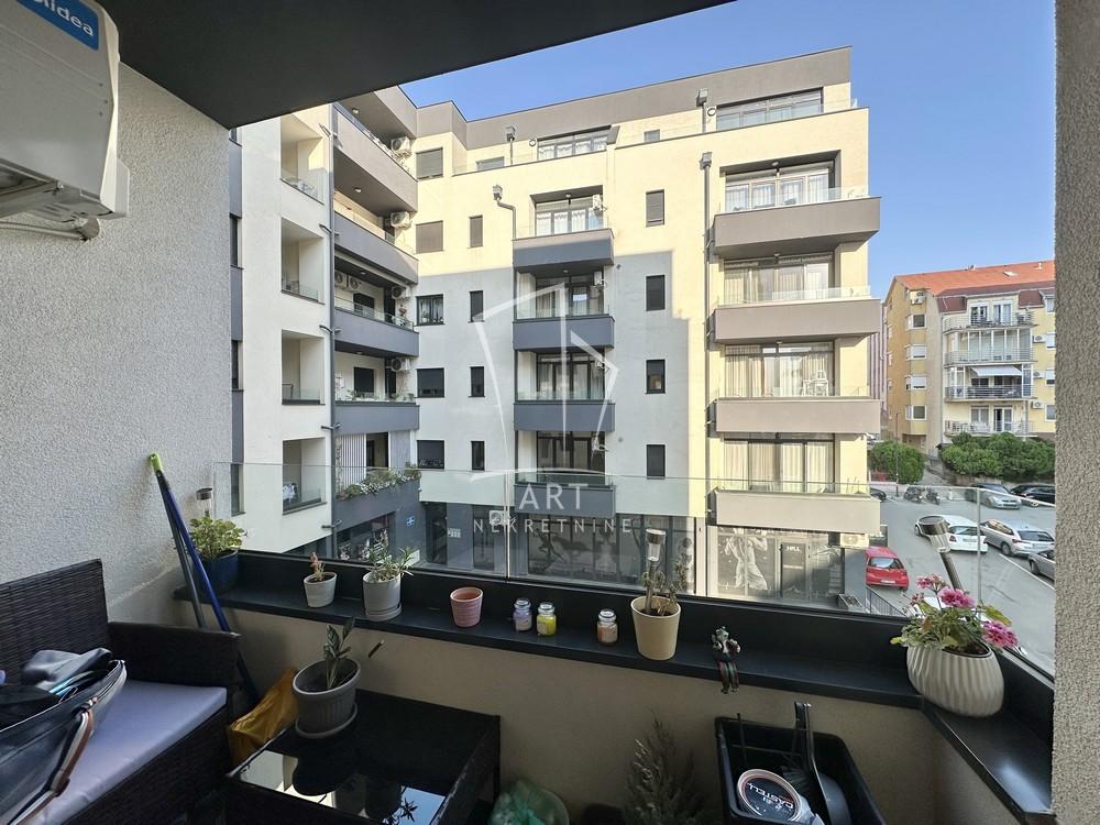 Stan na prodaju u Beogradu, Višnjička banja, dvosoban, 46m2, cena 144000 evra