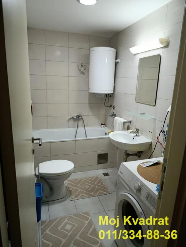 Stan na prodaju u Beogradu, Naselje Stepa Stepanović, trosoban, 88m2, cena 275000 evra