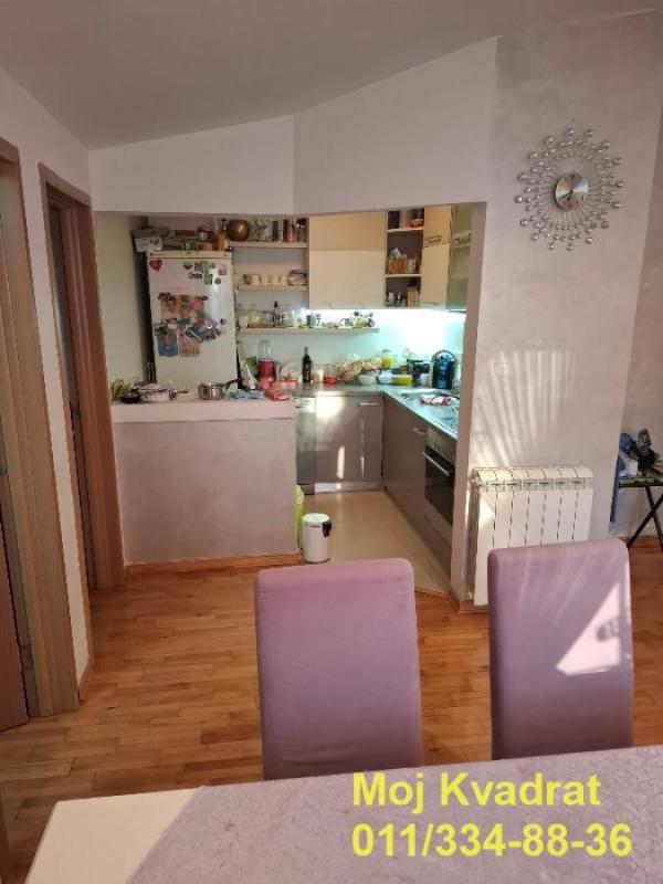 Stan na prodaju u Beogradu, Bele Vode, dvoiposoban, 45m2, cena 110000 evra