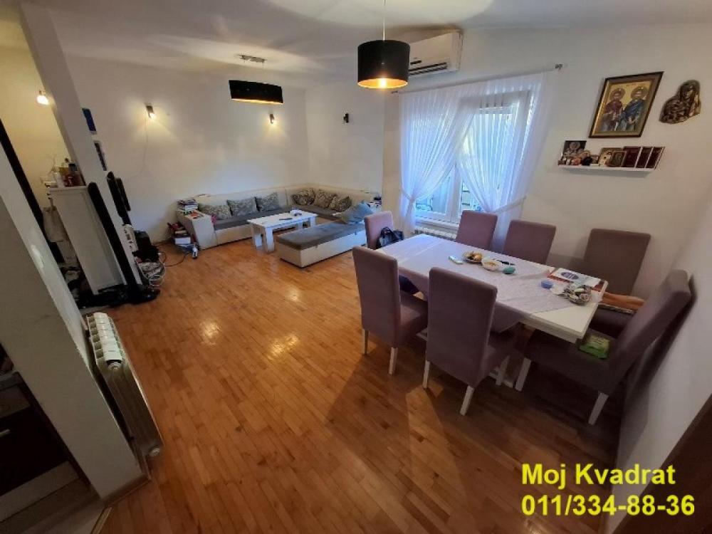 Stan na prodaju u Beogradu, Bele Vode, dvoiposoban, 45m2, cena 110000 evra