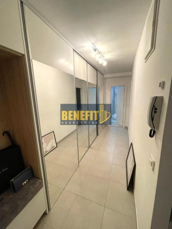Stan na prodaju u Beogradu, Novi Beograd blok 28 (Potkovica), dvosoban, 58m2, cena 215000 evra