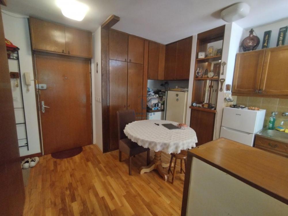Stan na prodaju u Beogradu, Višnjička banja, jednoiposoban, 47m2, cena 125000 evra