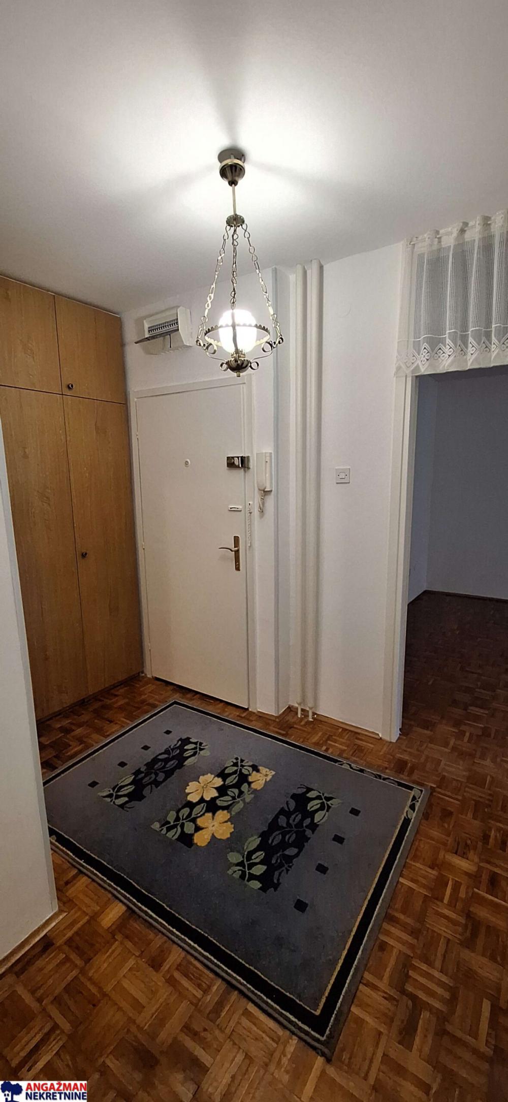 Stan na prodaju u Beogradu, Zemun, dvosoban, 53m2, cena 112000 evra