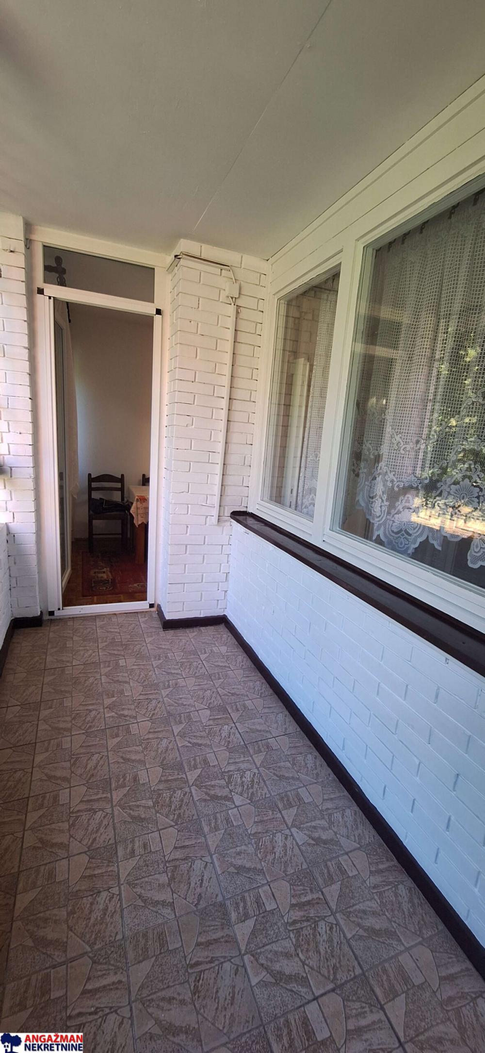 Stan na prodaju u Beogradu, Zemun, dvosoban, 53m2, cena 112000 evra