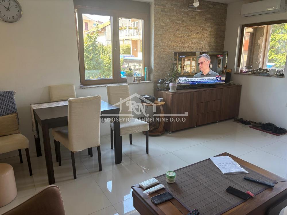 Stan na prodaju u Beogradu, Petlovo brdo, trosoban, 88m2, cena 155000 evra