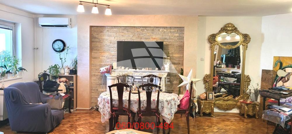 Stan na prodaju u Beogradu, Novi Beograd, trosoban, 135m2, cena 340000 evra