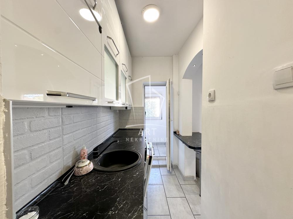 Stan na prodaju u Beogradu, Novi Grad, dvoiposoban, 38m2, cena 118000 evra