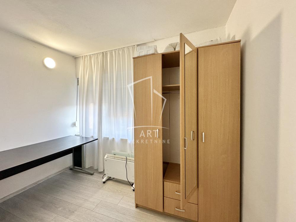 Stan na prodaju u Beogradu, Novi Grad, dvoiposoban, 38m2, cena 118000 evra