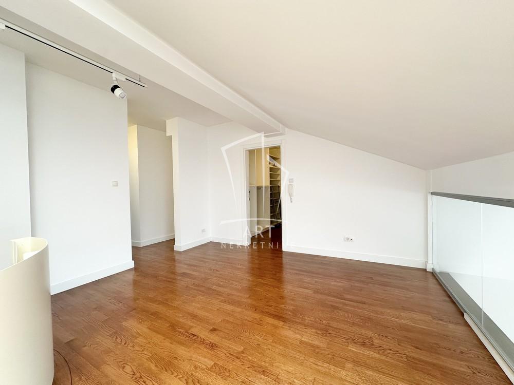 Stan na prodaju u Beogradu, Novi Beograd, cetvorosoban, 108m2, cena 396000 evra