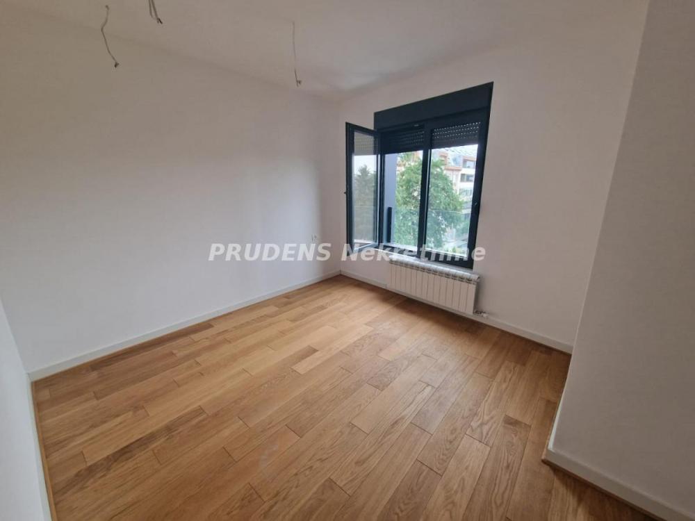 Stan na prodaju u Beogradu, Crveni Krst, dvoiposoban, 69m2, cena 262200 evra