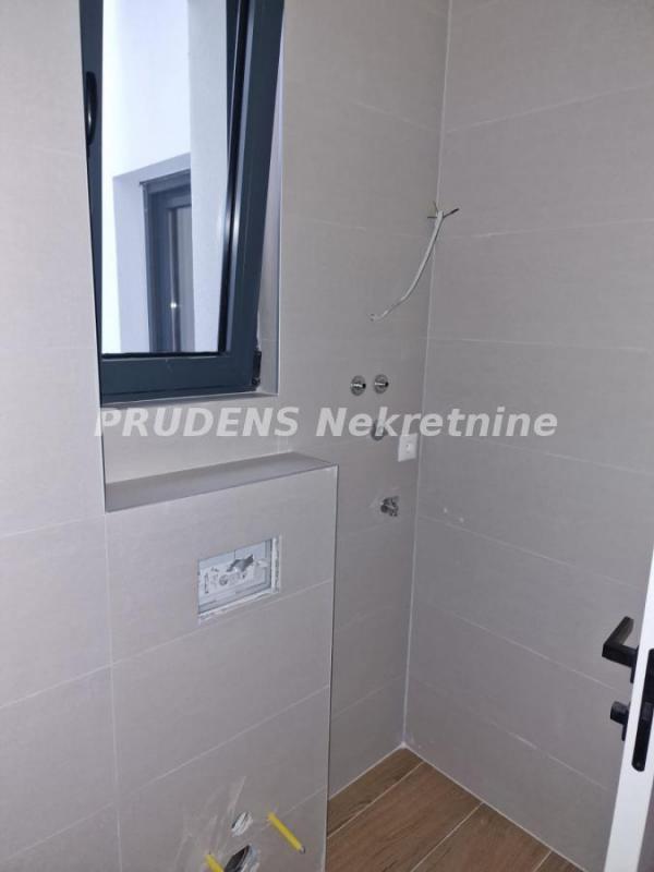 Stan na prodaju u Beogradu, Crveni Krst, dvoiposoban, 69m2, cena 262200 evra