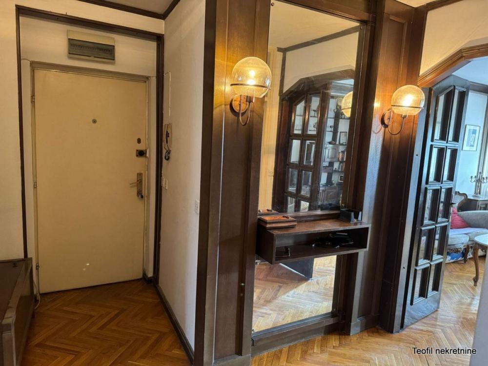Stan na prodaju u Beogradu, Beograd (centar), cetvorosoban, 97m2, cena 550000 evra