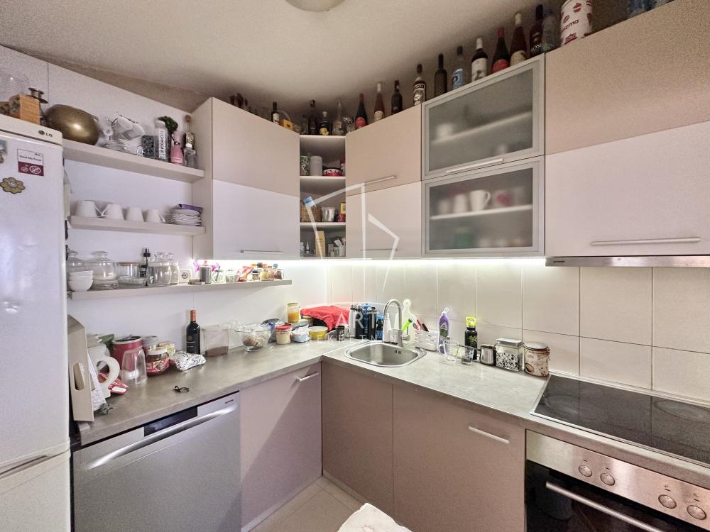 Stan na prodaju u Beogradu, Čukarica, dvoiposoban, 43m2, cena 110000 evra