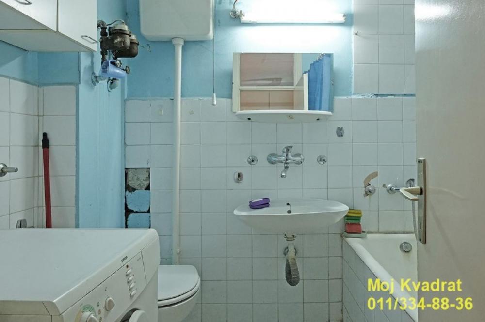 Stan na prodaju u Beogradu, Medaković 3, dvoiposoban, 59m2, cena 142000 evra