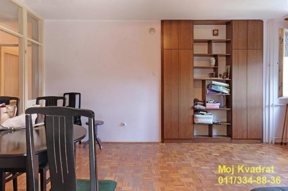 Stan na prodaju u Beogradu, Medaković 3, dvoiposoban, 59m2, cena 142000 evra