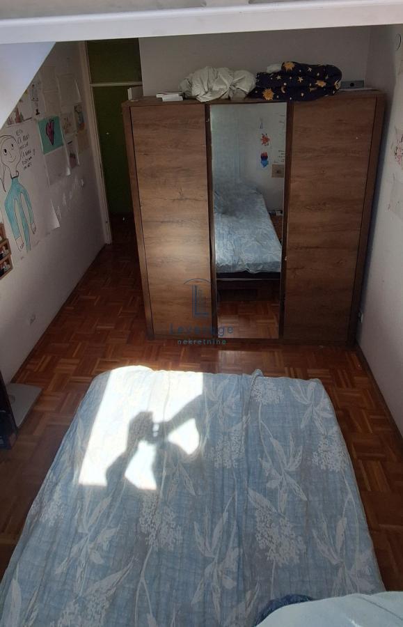 Stan na prodaju u Beogradu, Novi Beograd blok 72, cetvorosoban, 88m2, cena 220000 evra