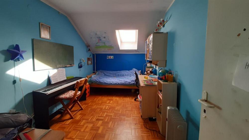 Stan na prodaju u Beogradu, Novi Beograd blok 72, cetvorosoban, 88m2, cena 220000 evra