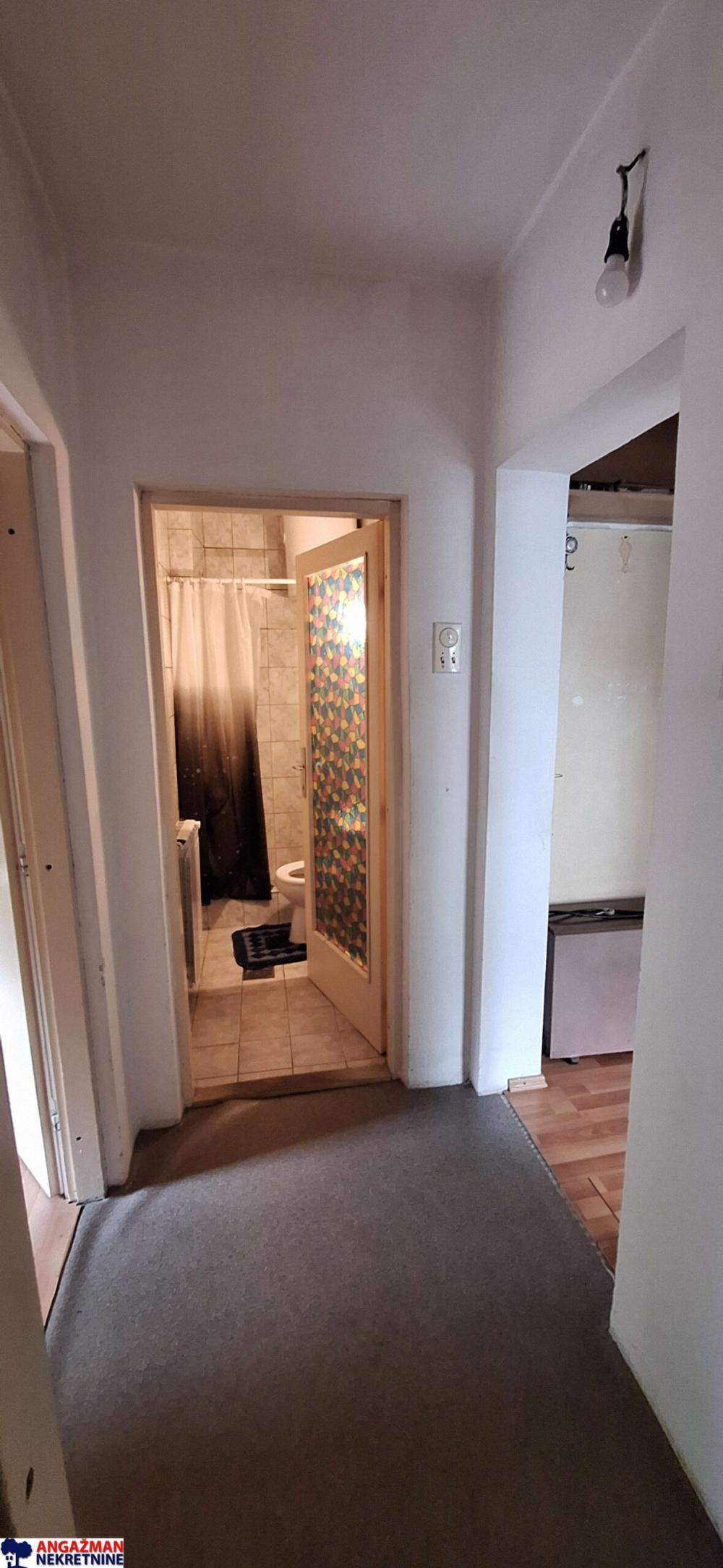 Stan na prodaju u Beogradu, Zemun, cetvorosoban, 80m2, cena 113000 evra