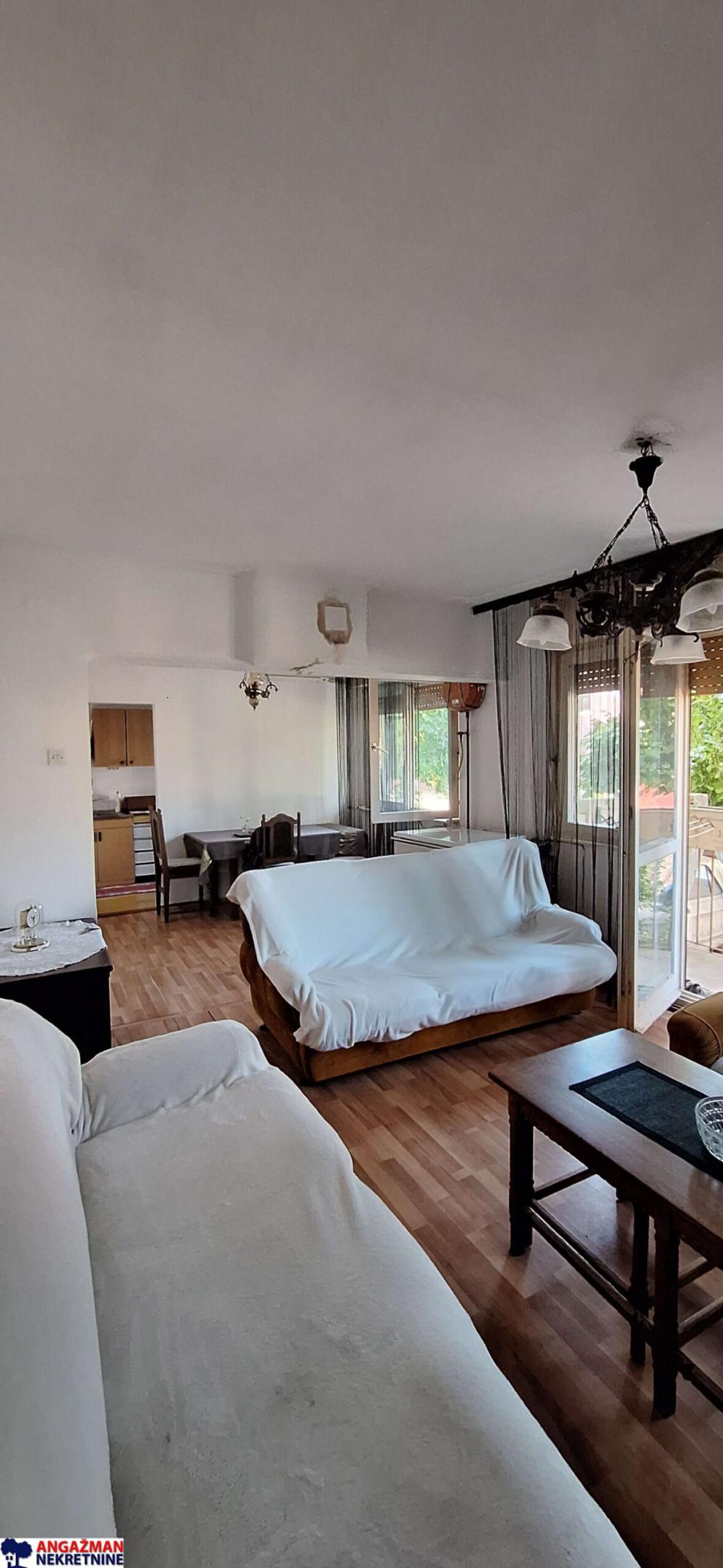 Stan na prodaju u Beogradu, Zemun, cetvorosoban, 80m2, cena 113000 evra