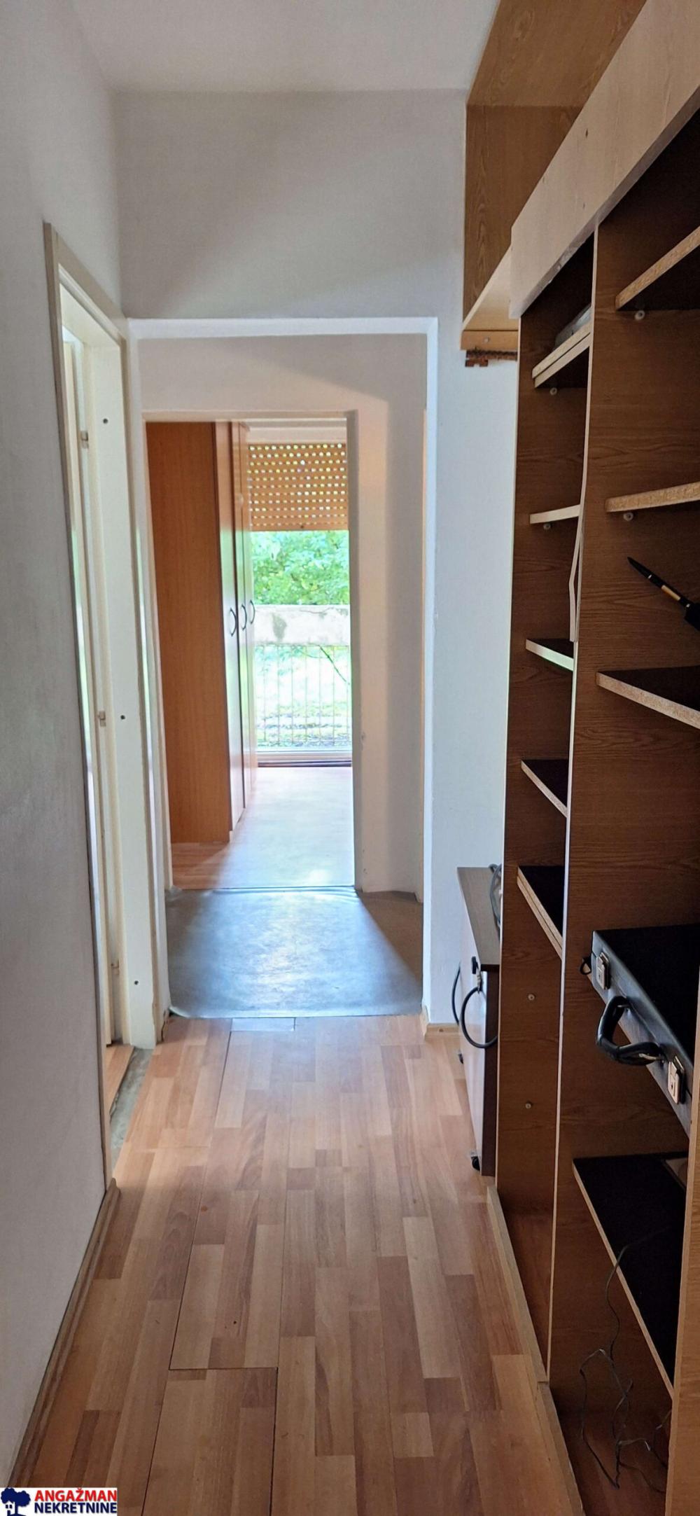 Stan na prodaju u Beogradu, Zemun, cetvorosoban, 80m2, cena 113000 evra