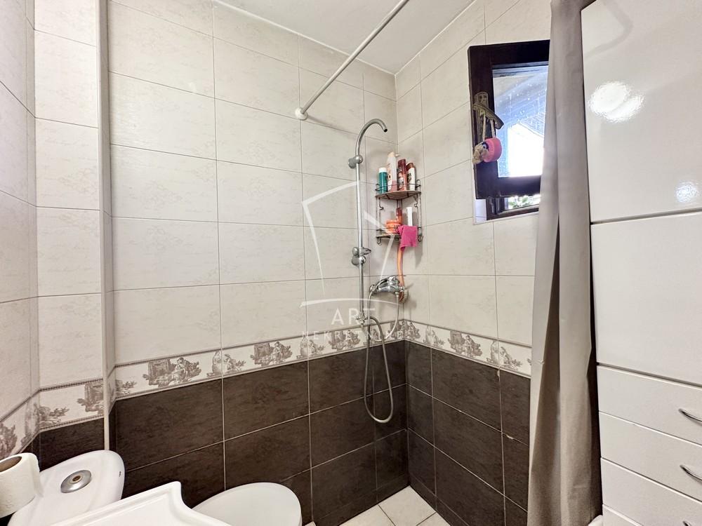 Stan na prodaju u Beogradu, Zemun, trosoban, 59m2, cena 160000 evra