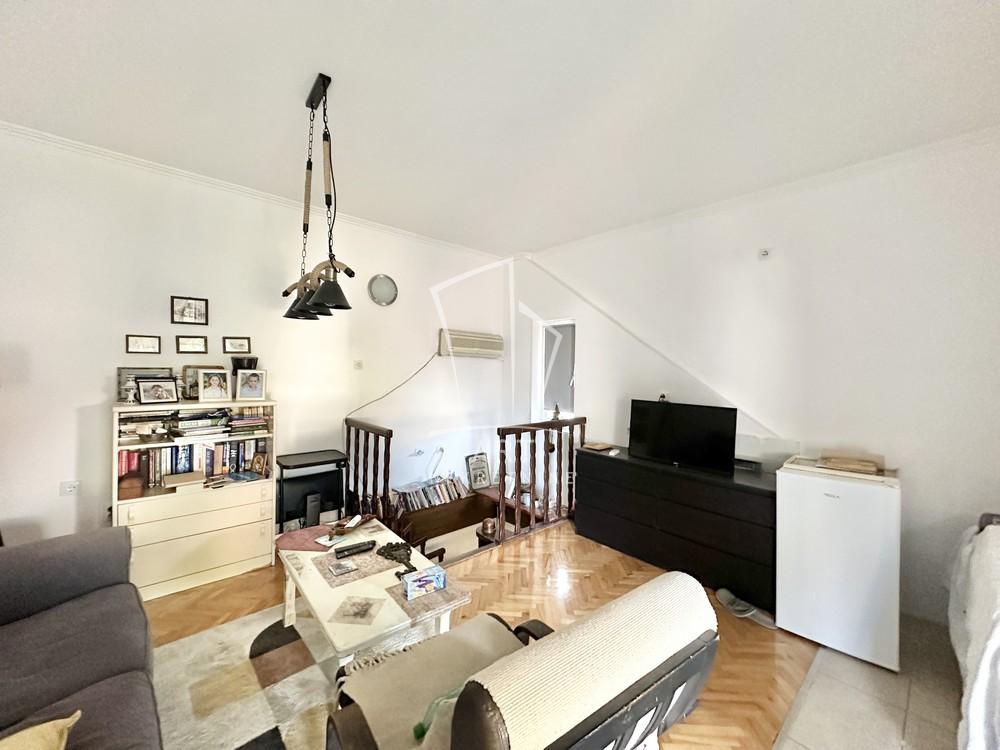 Stan na prodaju u Beogradu, Zemun, trosoban, 59m2, cena 160000 evra