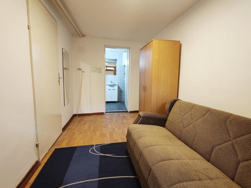 Stan na prodaju u Beogradu, Novi Beograd blok 61, jednoiposoban, 34m2, cena 74500 evra