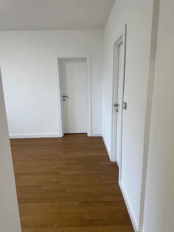 Stan na prodaju u Beogradu, Kanarevo brdo, trosoban, 70m2, cena 185000 evra