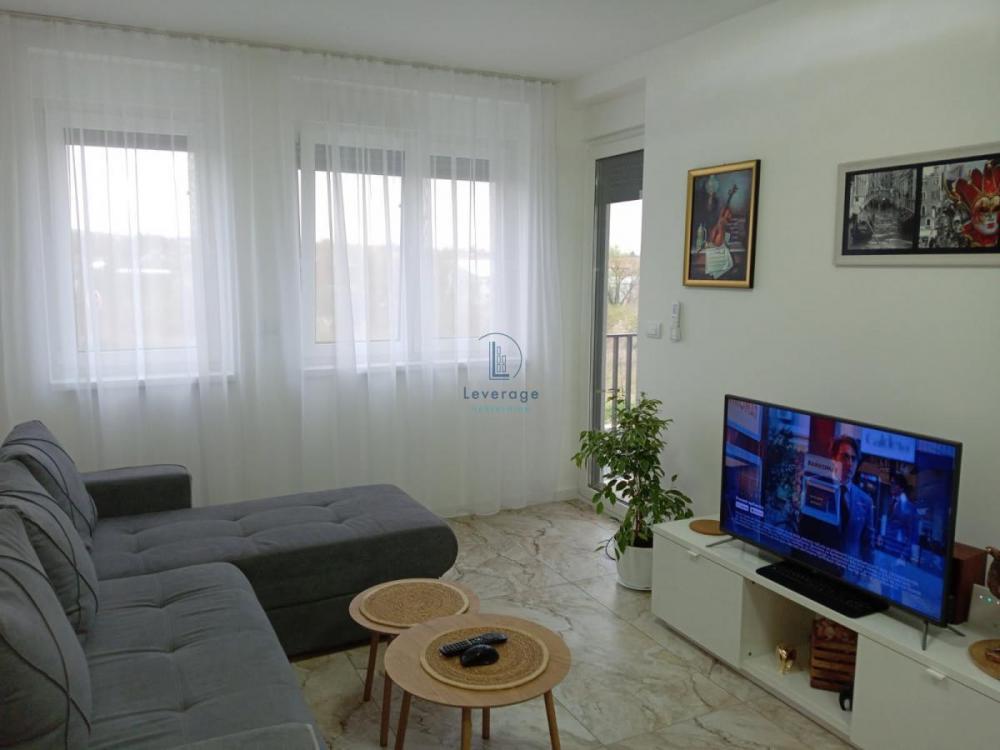 Stan na prodaju u Beogradu, jednoiposoban, 46m2, cena 74000 evra