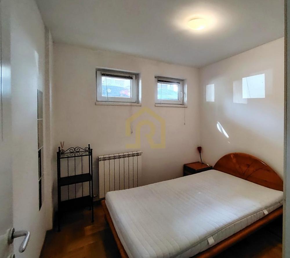 Stan na prodaju u Beogradu, Zemun, jednoiposoban, 43m2, cena 105000 evra