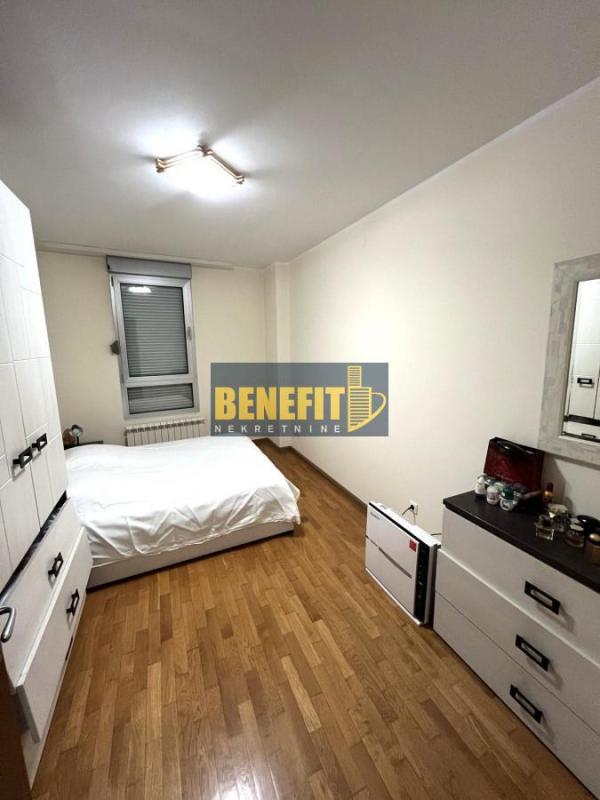Stan na prodaju u Beogradu, Vračar (Centar), dvosoban, 64m2, cena 253500 evra