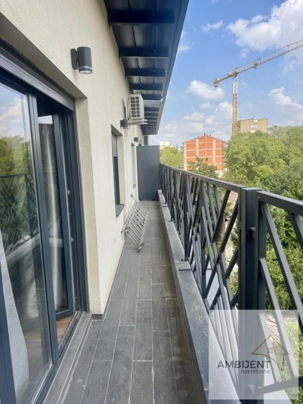 Stan na prodaju u Beogradu, Banovo brdo, trosoban, 65m2, cena 240000 evra