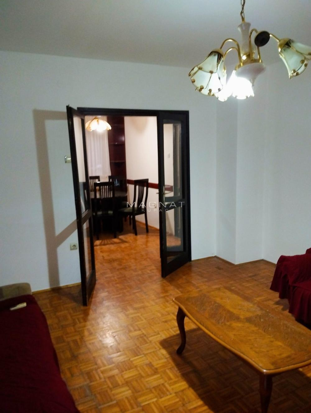 Stan na prodaju u Beogradu, Rakovica, dvoiposoban, 71m2, cena 165000 evra