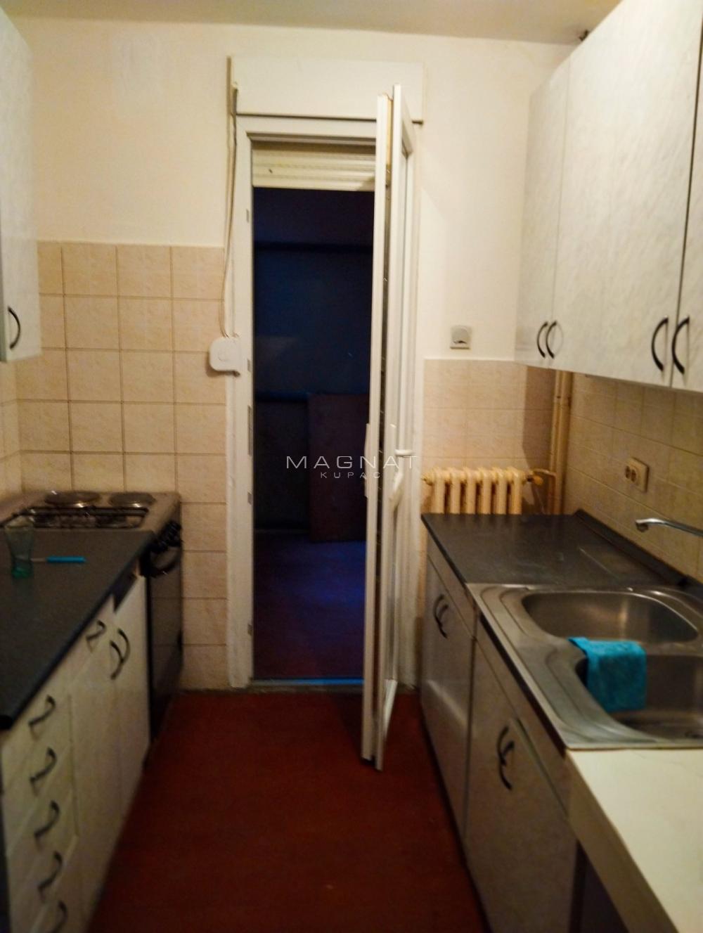 Stan na prodaju u Beogradu, Rakovica, dvoiposoban, 71m2, cena 165000 evra