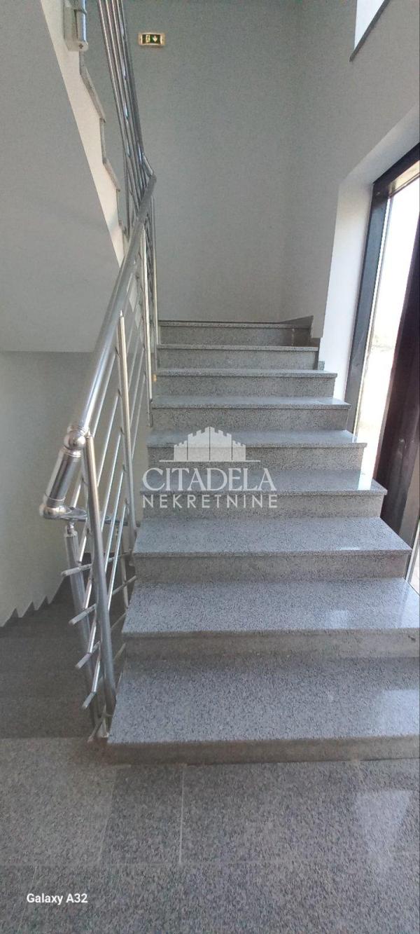 Stan na prodaju u Beogradu, Čukarica, jednoiposoban, 46m2, cena 149000 evra