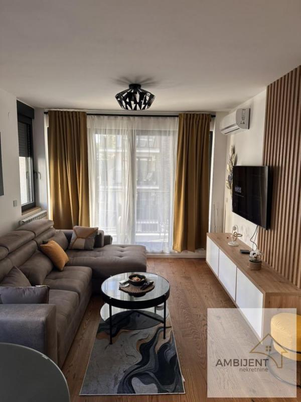 Stan na prodaju u Beogradu, Višnjička banja, dvosoban, 52m2, cena 200000 evra