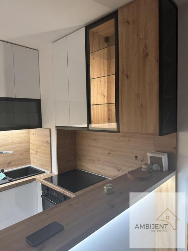 Stan na prodaju u Beogradu, Višnjička banja, dvosoban, 52m2, cena 200000 evra