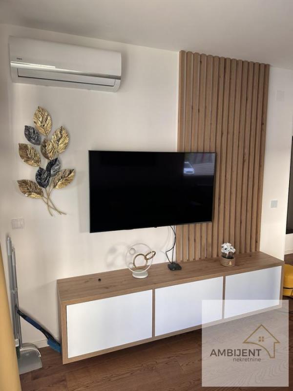 Stan na prodaju u Beogradu, Višnjička banja, dvosoban, 52m2, cena 200000 evra