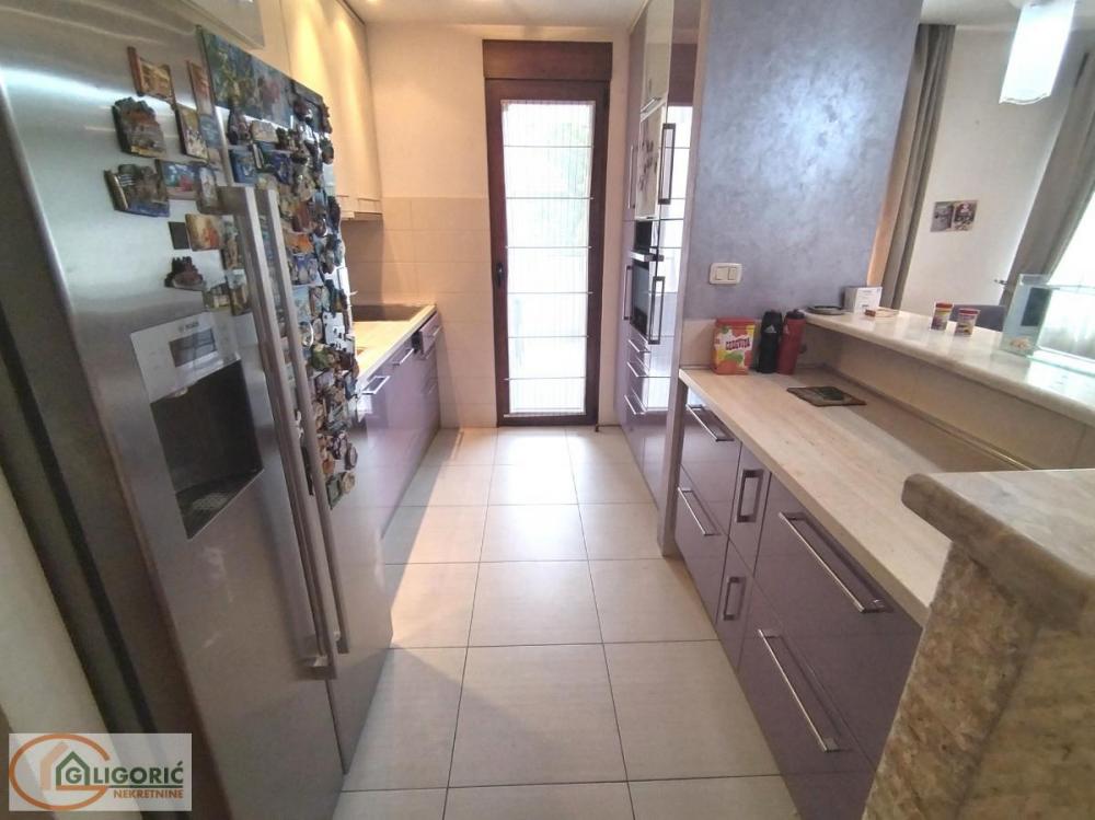 Stan na prodaju u Beogradu, Saobraćajni fakultet, cetvorosoban, 124m2, cena 390000 evra
