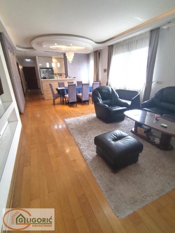 Stan na prodaju u Beogradu, Saobraćajni fakultet, cetvorosoban, 124m2, cena 390000 evra