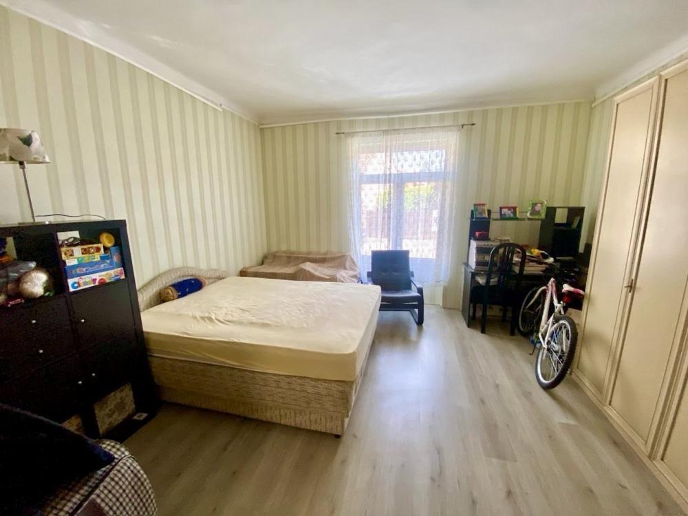 Stan na prodaju u Beogradu, Zemun, troiposoban, 77m2, cena 180000 evra