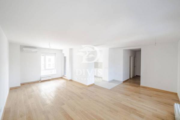 Stan na prodaju u Beogradu, Novi Beograd, trosoban, 84m2, cena 336000 evra