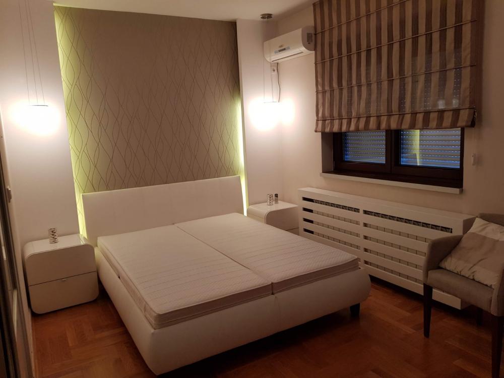 Stan na prodaju u Beogradu, Voždovac, trosoban, 75m2, cena 299000 evra