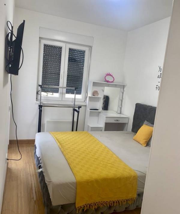 Stan na prodaju u Beogradu, Medaković 3, dvoiposoban, 56m2, cena 165000 evra