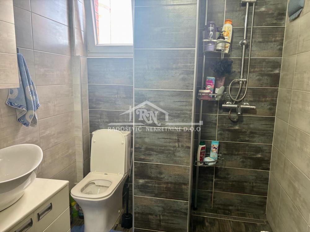 Stan na prodaju u Beogradu, Rakovica, cetvorosoban, 106m2, cena 235000 evra