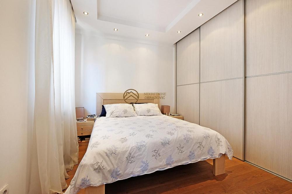 Stan na prodaju u Beogradu, Vračar (Hram), dvosoban, 75m2, cena 314000 evra