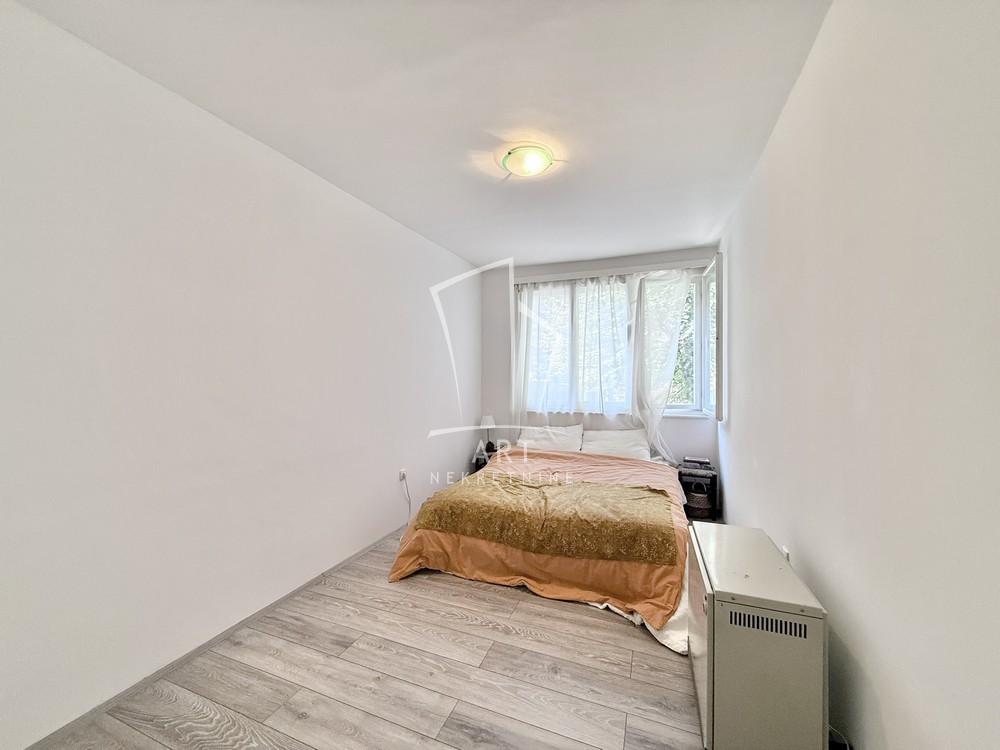 Stan na prodaju u Beogradu, Karaburma, jednoiposoban, 41m2, cena 126000 evra