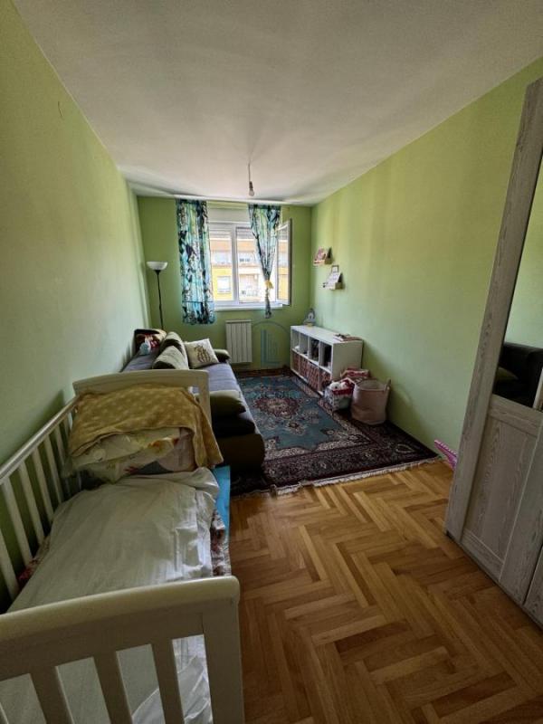 Stan na prodaju u Beogradu, Naselje Stepa Stepanović, trosoban, 83m2, cena 279000 evra