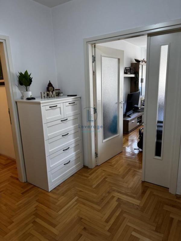 Stan na prodaju u Beogradu, Naselje Stepa Stepanović, trosoban, 83m2, cena 279000 evra