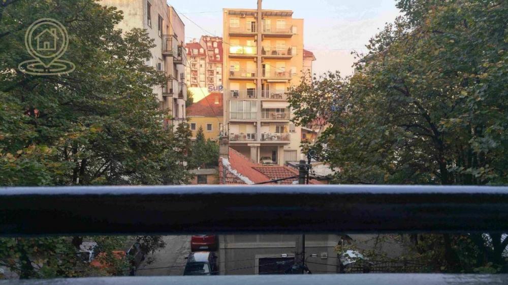Stan na prodaju u Beogradu, Autokomanda, dvoiposoban, 70m2, cena 300000 evra